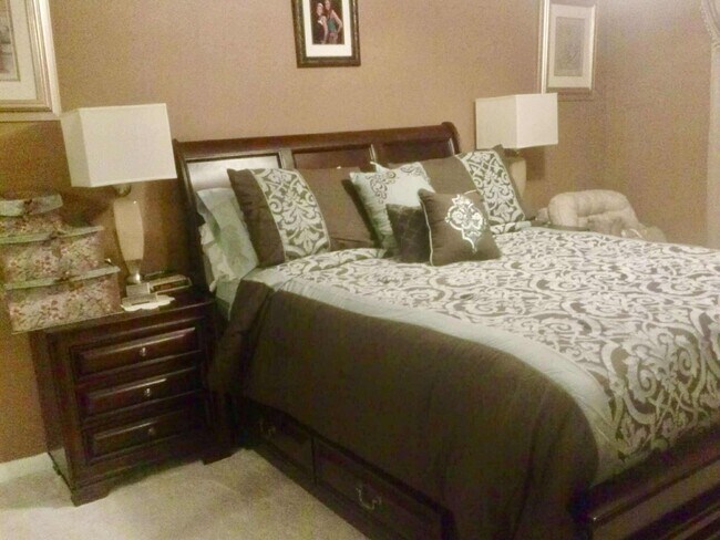 Photo - 600 Executive Center Dr Unidad 104