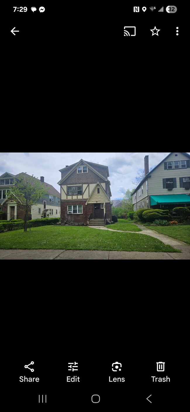 Building Photo - 644 Columbus Pkwy Rental