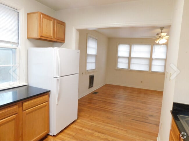 Building Photo - 2801 Surrey Rd Rental