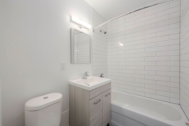 Photo - 2788 Keele St