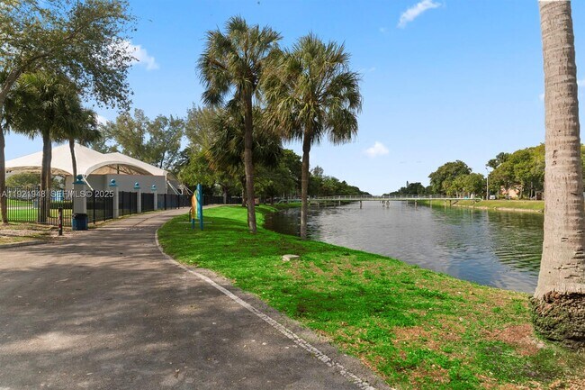 Photo - 16450 Miami Dr Unit 602