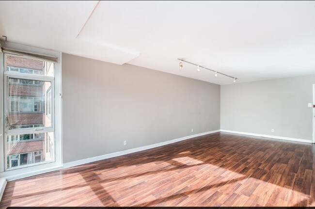 Photo - 1545 18th St NW