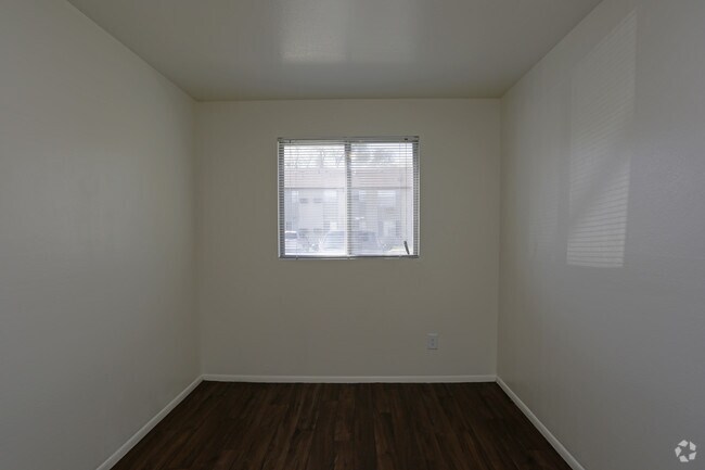 Photo - Aspen Pines Apartments