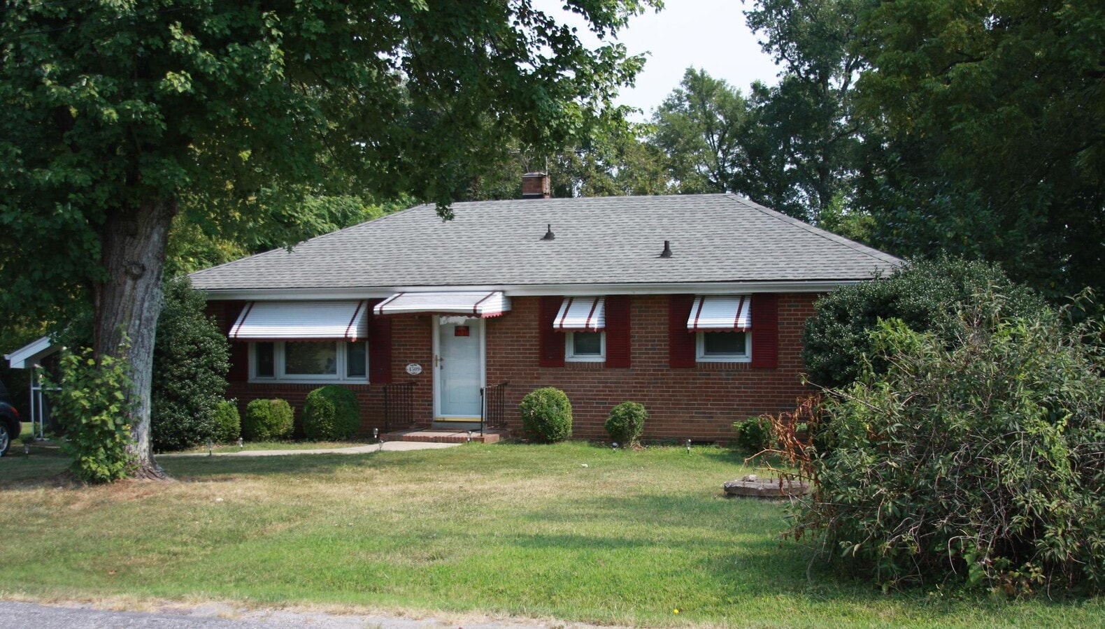 Photo - 3 bedroom Ranch / Showings begin  Jan 15th