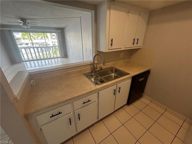 Photo - 3706 Broadway Unidad 18