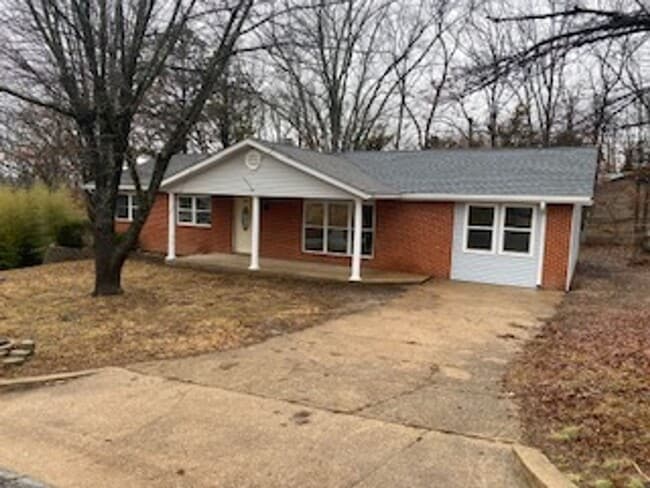 Building Photo - 1315 Pershing Dr