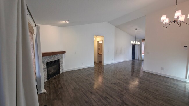 Photo - 716 Warren St