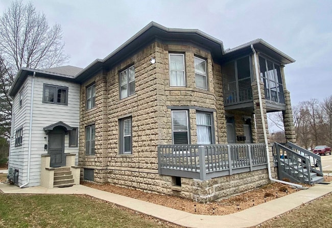 320 N Sherman Ave