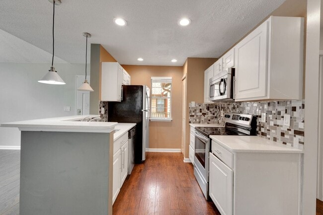 Photo - 1003 Sandy Ln Dr