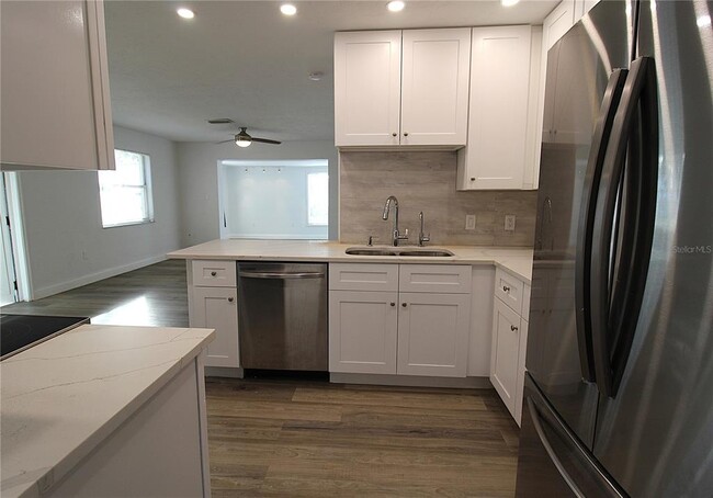 Photo - 2345 Floyd St