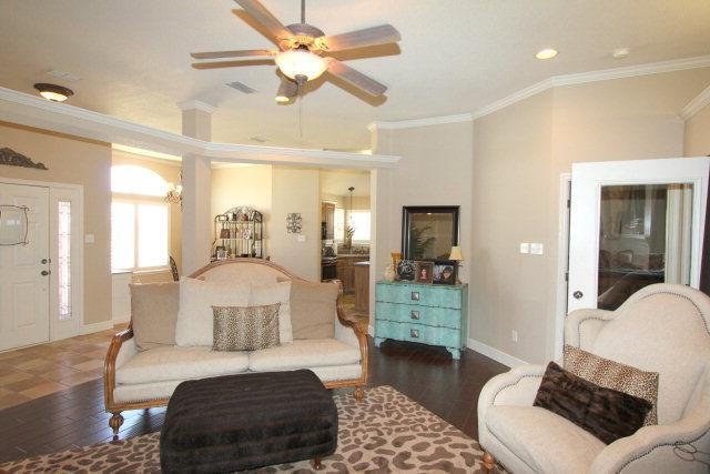 Photo - 3101 103rd St