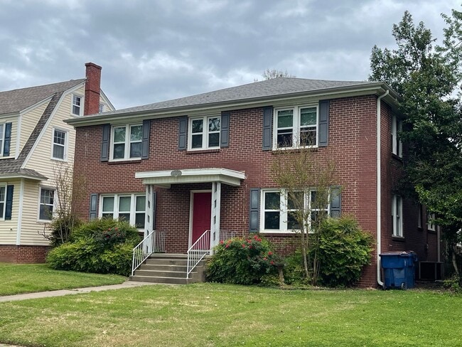 Building Photo - 917 S 24th St Unit 3