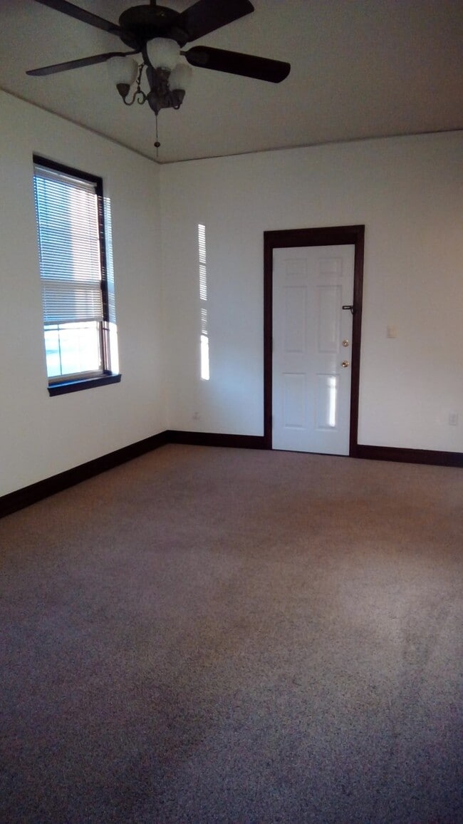 Building Photo - 27 State N St Unit # 3