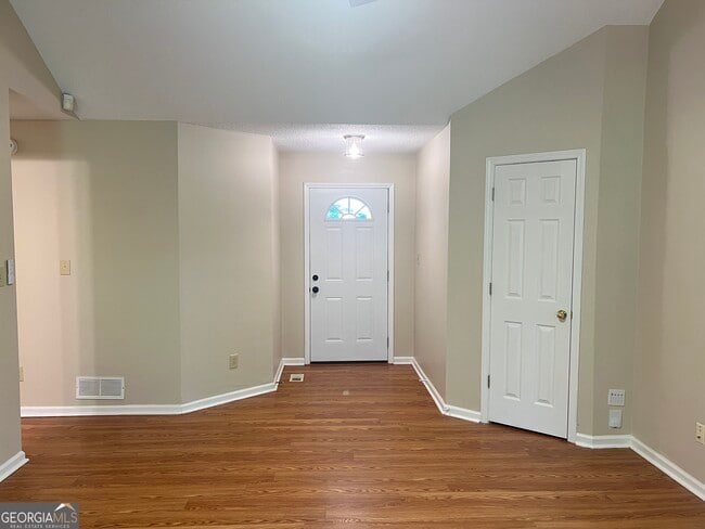 Photo - 217 Briarpatch Ct