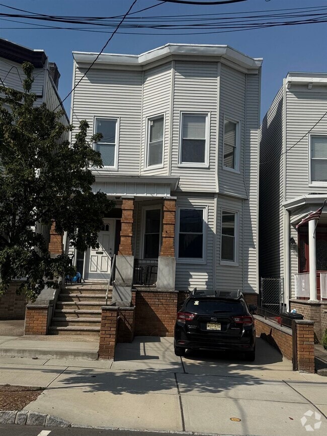Building Photo - 108 Shippen St Unit 2 Rental