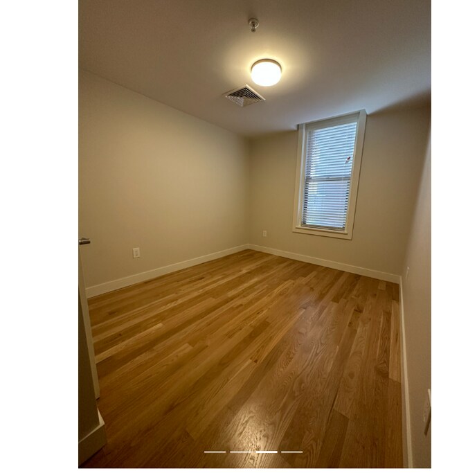 Photo - 39 JFK St