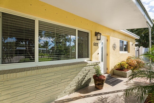 Photo - 607 W Perry St