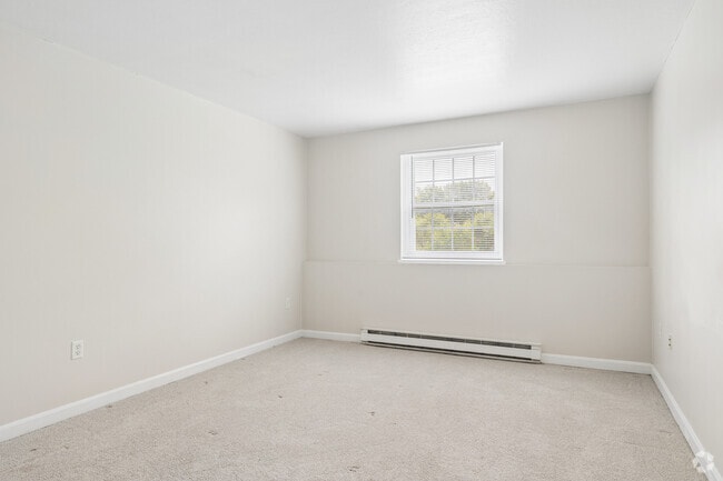 1BR, 1BA - 740SF - Bedroom