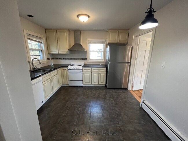 Photo - 30 Stearns Rd