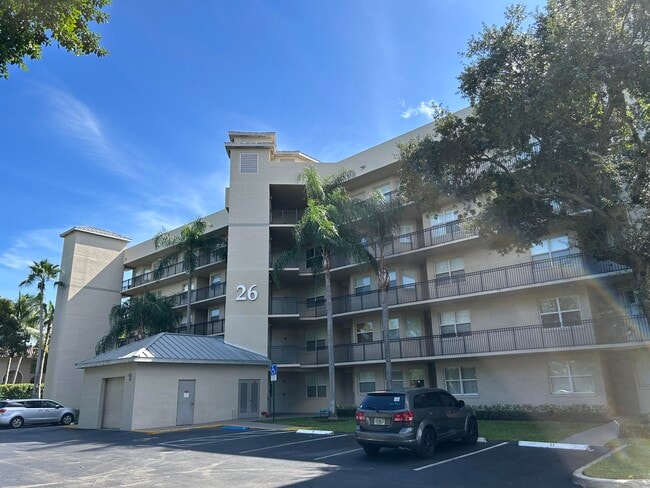 Building Photo - 26 Royal Palm Way Unit 405