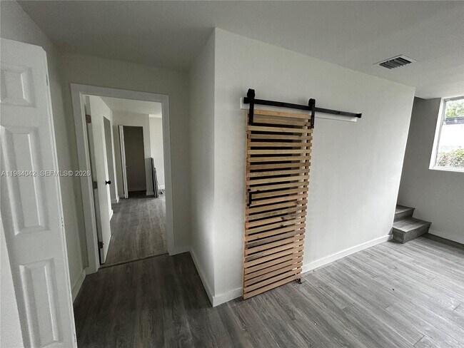 Photo - 4429 SW 21st St Unidad 2