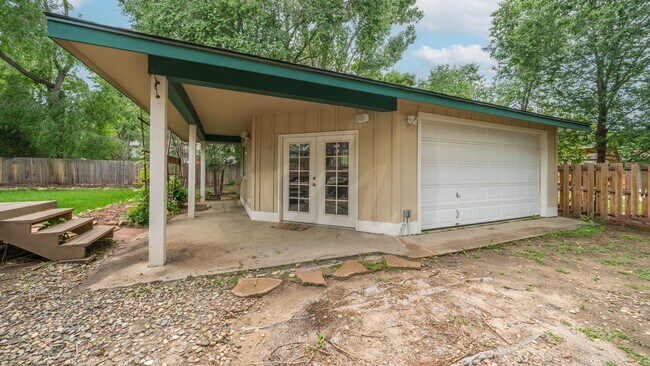 Photo - Beautiful Four Bedroom Home Near Broadmoor Bluffs