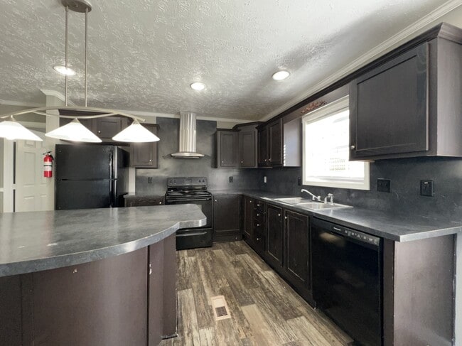 Photo - 59 Sugar Maple Dr