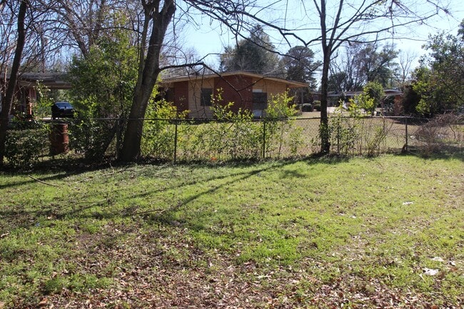 Photo - 1922 Skylane Dr