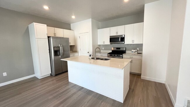 Building Photo - 4 Bed/ 3.5 Bathroom house in Lehi