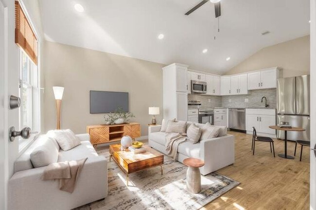 Building Photo - 1234 Paradise Hill Rd