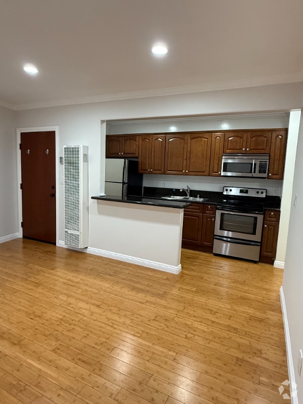 Building Photo - 4415 Inglewood Blvd Unit 8 Rental