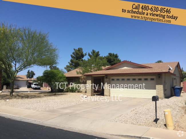 Building Photo - Spacious home with a pool! Great Location!