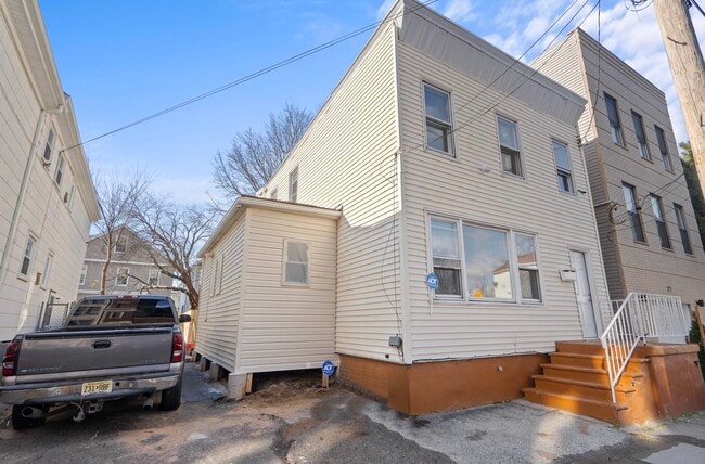 Photo - 173-175-175 Lembeck Ave Unit 2
