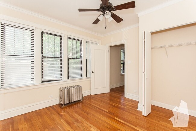 Building Photo - 2177 W Giddings St Unit 2175-1