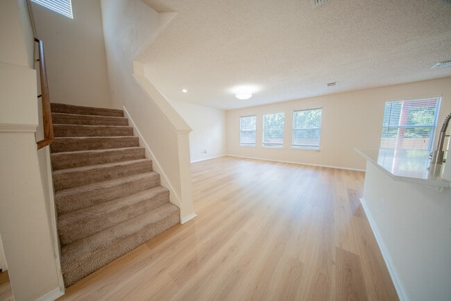 Photo - 1218 Post Oak Trail