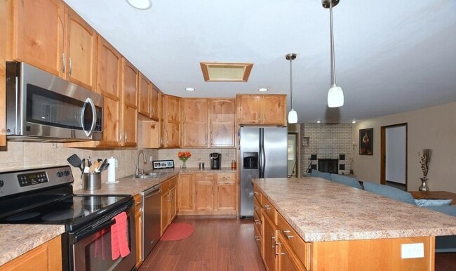 Photo - 1520 W 12th St
