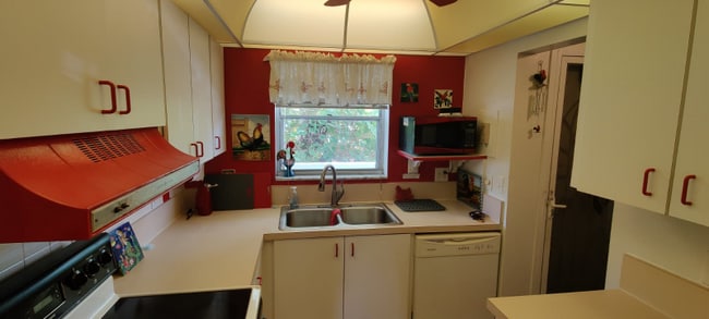 Photo - 1100 Ponce De Leon Cir Unidad e202