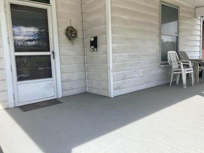 Photo - 212 Grand St