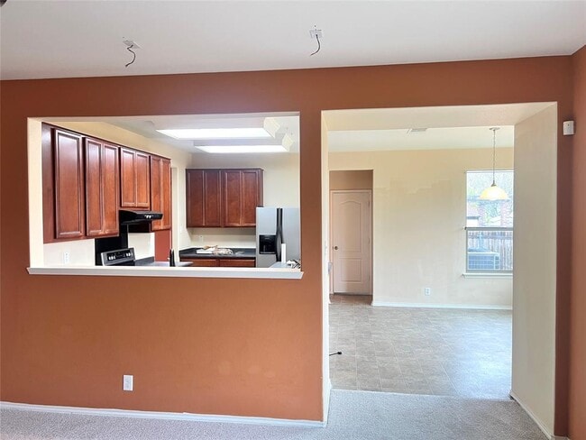 Photo - 160 Mistletoe Ln