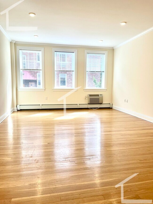 Photo - Beautiful 1 Bedroom Apt. one free month re...