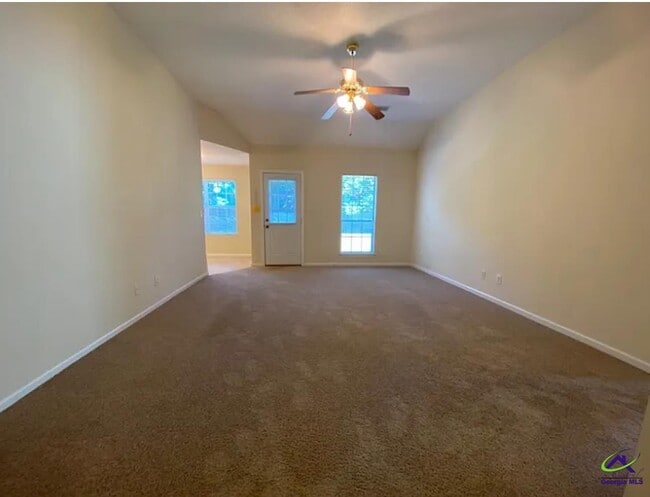Photo - 116 Enlish Dr