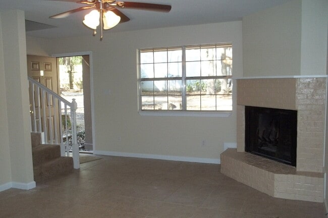 Photo - Gorgeous Two Bedroom With Fireplace & Vaulted Ceilings!