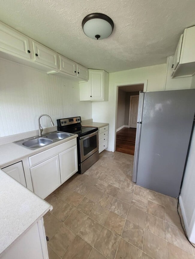 Photo - 401 Amber St