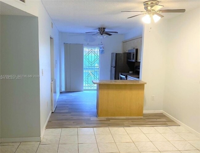 5490 W 21st Ct Unidad 111