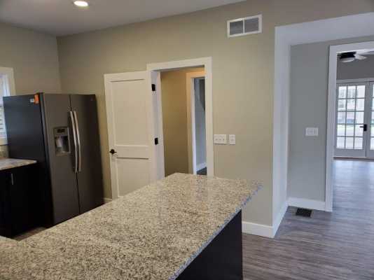 Photo - 724 S Burdick St