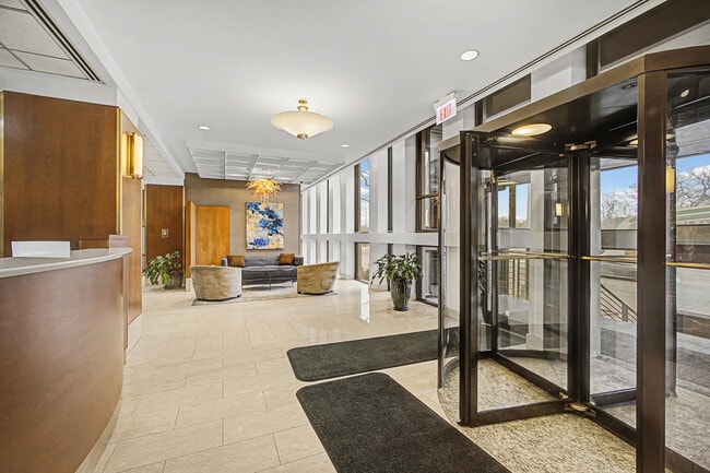 Photo - 1660 N La Salle Dr Unit 3811