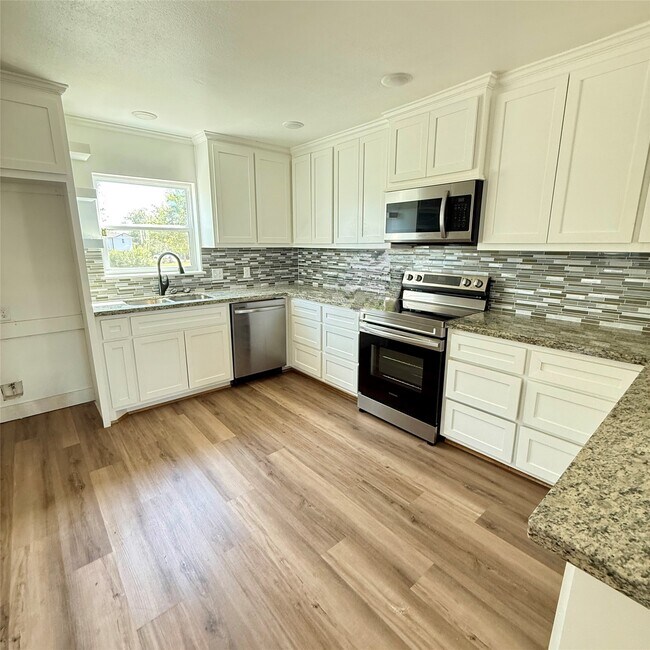 Photo - 143 Bastrop Bayou Dr