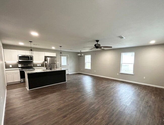 2423 S Chatfield Rd