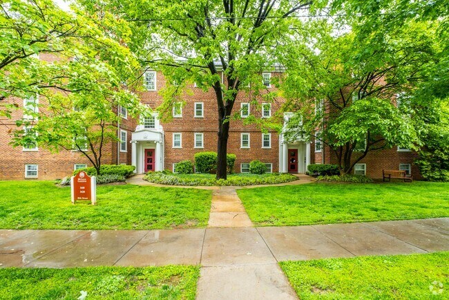 Building Photo - 3420 38th St NW Unit D-418 Rental