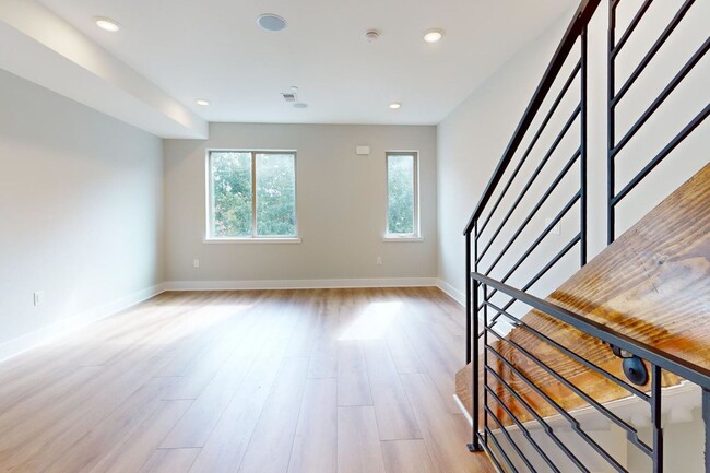 Photo - 2640 N Jessup St Unit 2